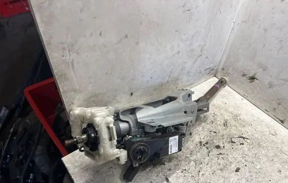 Mitsubishi Outlander Steering wheel axle 701604541