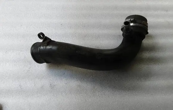Volvo V70 Intercooler hose/pipe 30714480