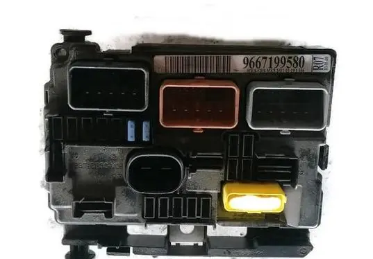 Peugeot 207 Fuse box set 9667199580