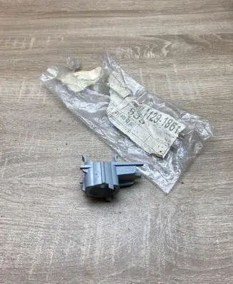 Mercedes-Benz E W211 Front parking sensor holder (PDC) A2118850367