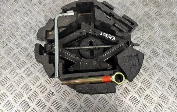 Subaru Legacy Tool set 