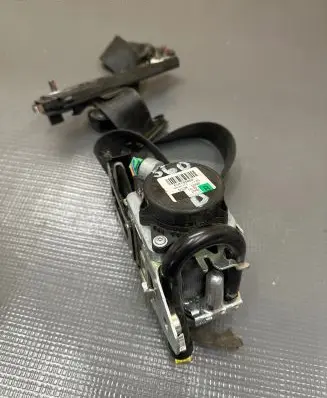 Volvo S60 Front seatbelt 616155800 012R0000 8MPT1765