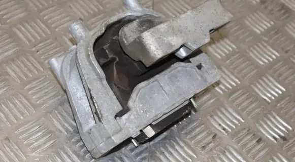 Skoda Yeti (5L) Engine mount bracket 1K0199262CN