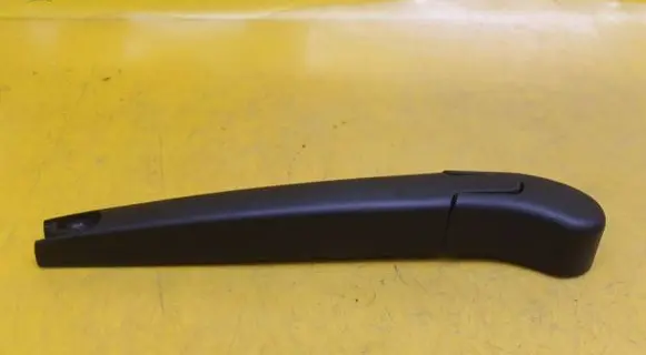 KIA Ceed Rear wiper blade arm 98811A2000 T257577 55777839