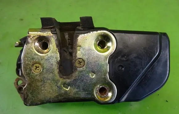 Jeep Cherokee Rear door lock
