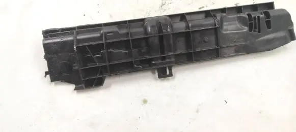 BMW 1 E82 E88 Radiator mount bracket 17107524912 11074810