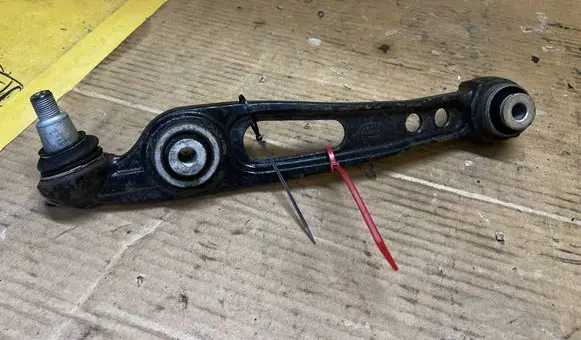 Land Rover Discovery 5 Front control arm JPLA3C254DA