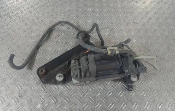 Mercedes-Benz CLS C218 X218 Air suspension compressor/pump 4430201701