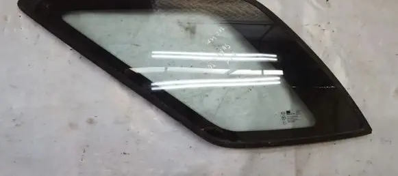 KIA Sorento Rear side window