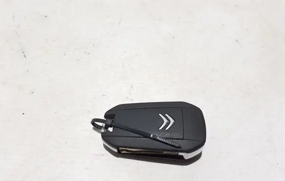 Citroen C4 III e-C4 Ignition key/card 9834909980