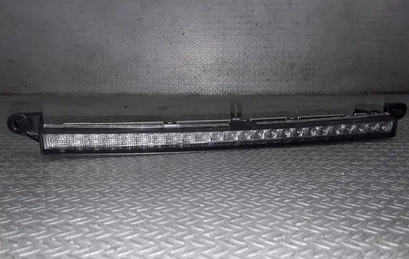 Mercedes-Benz C W203 Third/center stoplight A2038200456