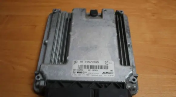 Opel Insignia A Engine control unit/module 55573565 55567953 0261S02717