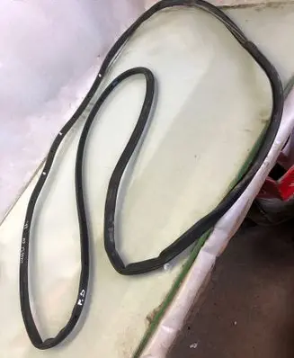 Citroen C4 III e-C4 Rubber seal front door (on door) 