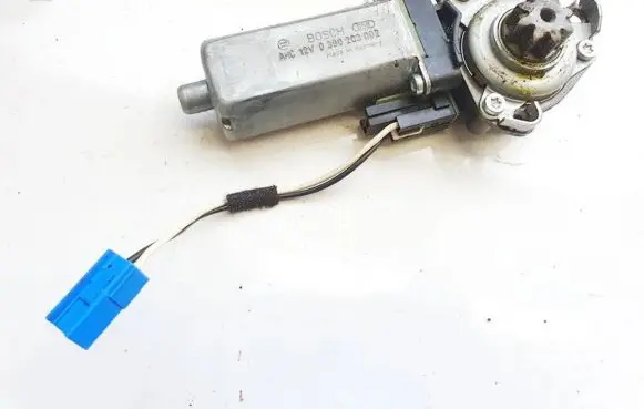 Mercedes-Benz C W203 Seat adjustment motor 820418984 82041898-4