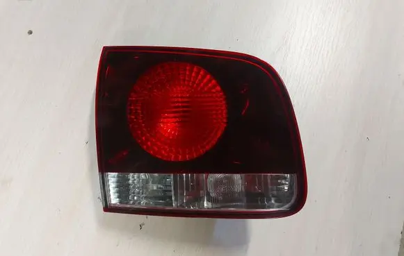 Volkswagen Touareg I Tailgate rear/tail lights