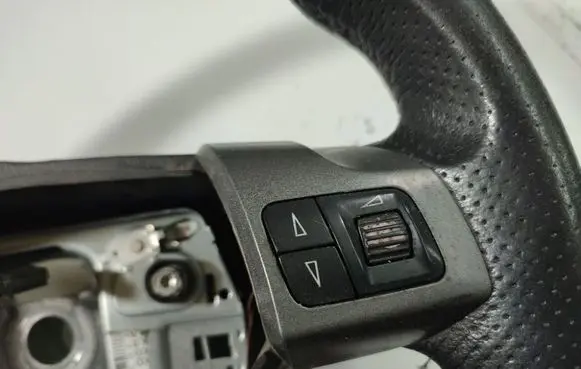 Opel Zafira B Steering wheel buttons/switches 305582185057
