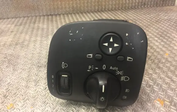 Mercedes-Benz C W203 Light switch 2035451404 A2035451404