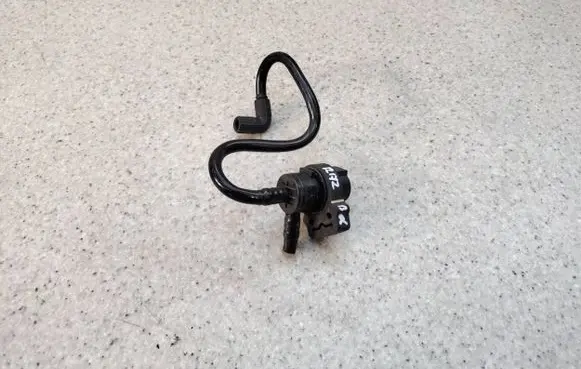 Mercedes-Benz SLK R172 Vacuum valve A0004708493