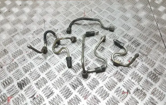 Mazda 6 Fuel injector supply line/pipe 