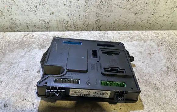 Renault Megane III Comfort/convenience module S180098201C 284B13297R