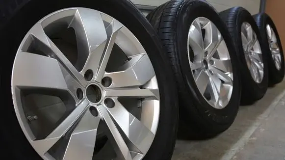 Volkswagen Touareg III R18 alloy rim 760601025A