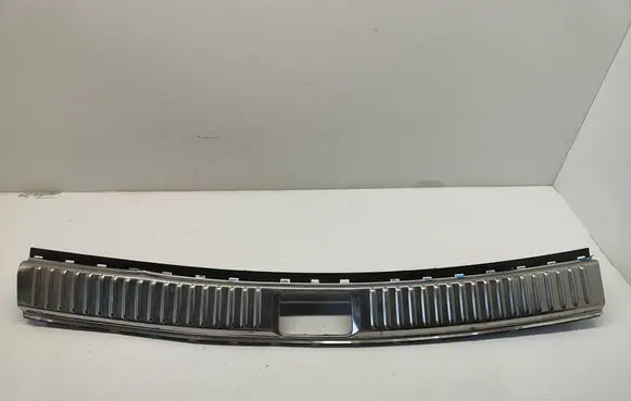 (B) pillar trim (bottom)