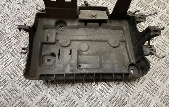 Opel Corsa D Battery tray 13235642