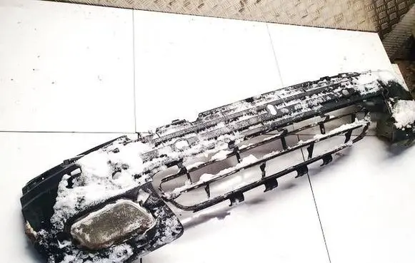 Volvo V70 Front bumper lower grill 30716973