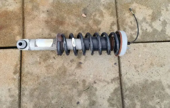 BMW M6 Rear shock absorber/damper 2284087 DH228408701 10541310