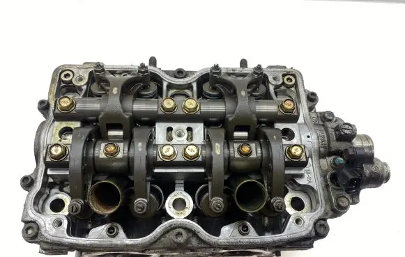 Subaru Outback Engine head 11063AB050 11063AB051