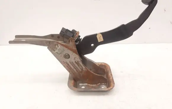 Nissan Almera N16 Brake pedal 