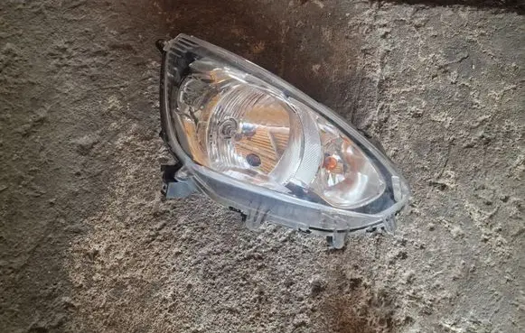 Mitsubishi Space Star Headlight/headlamp