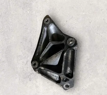 BMW X3 E83 Engine mounting bracket 2113414581