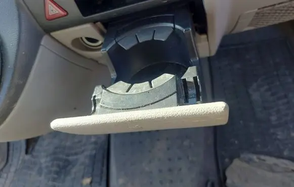 Volkswagen Transporter - Caravelle T5 Cup holder 