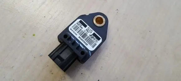 KIA Ceed Airbag deployment crash/impact sensor 959203K000 95920-3K000