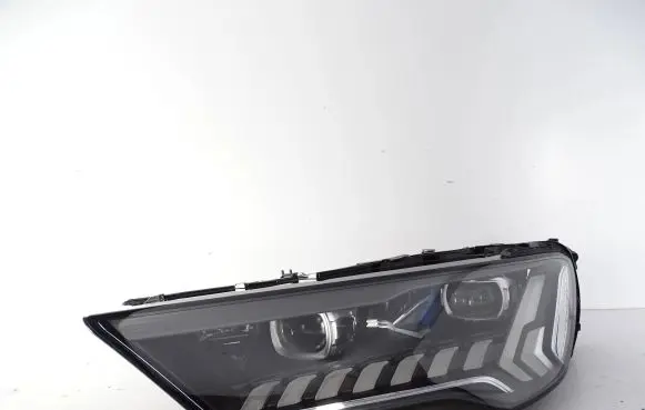 Audi Q7 4M Headlight/headlamp 4M0941085C