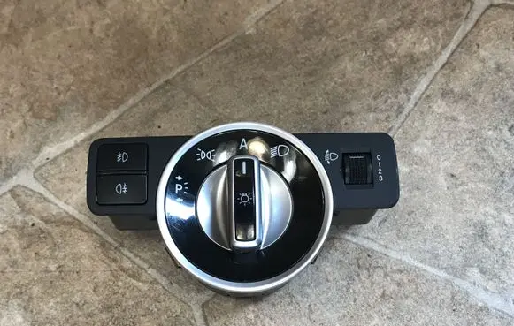 Mercedes-Benz C W204 Light switch A2049058002