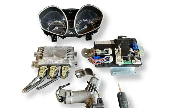 Ford Fiesta Engine ECU kit and lock set S180047053E C1BG12A650NE