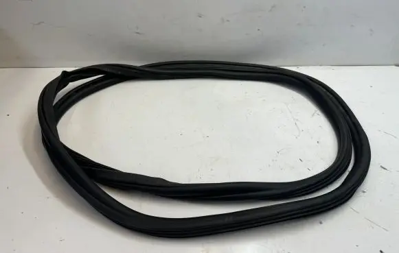 Porsche Macan (95B) Front door rubber seal 95B931721