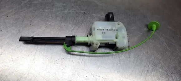 Volvo V70 Holder (bracket) 861131-36