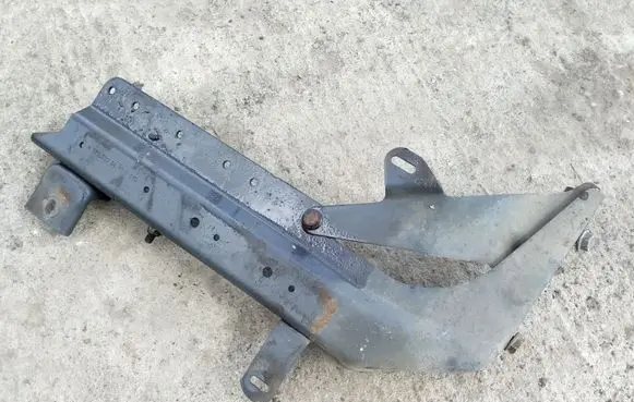 Mercedes-Benz Sprinter W901 W902 W903 W904 Other engine bay part