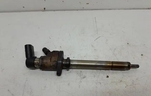 Fuel injector