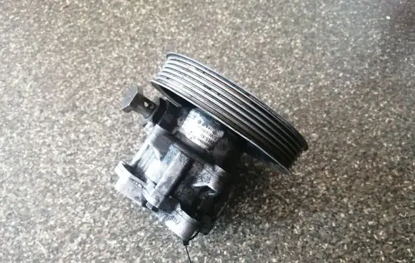 Audi A4 S4 B6 8E 8H Power steering pump 8E0145155