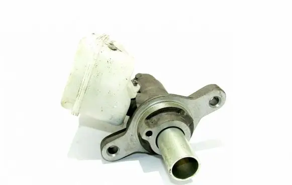 Nissan X-Trail T32 Master brake cylinder
