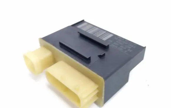 Citroen C4 II Picasso Coolant fan relay 9801916680 018010955 13110551183