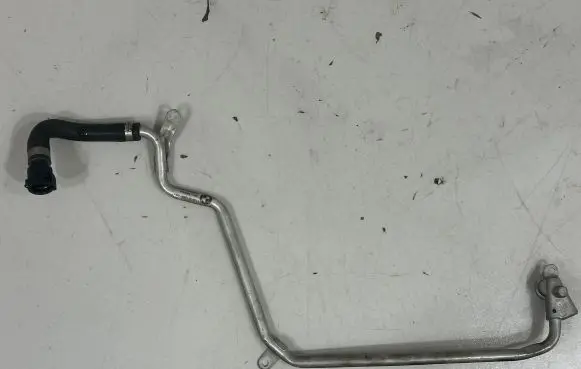 BMW 6 F12 F13 Engine coolant pipe/hose 8516591