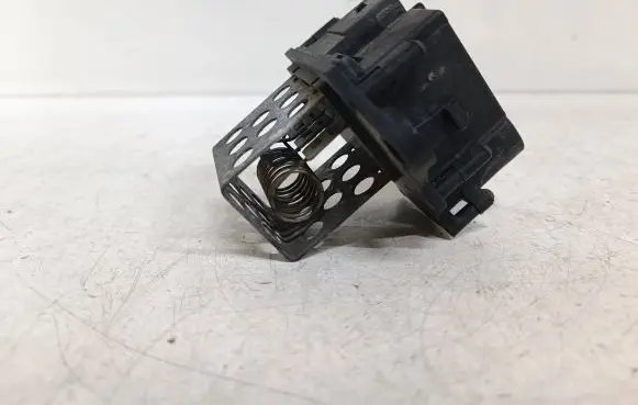 Peugeot 3008 I Coolant fan relay 9658508980
