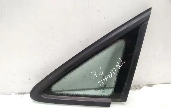 Volkswagen Touran I Front triangle window/glass 
