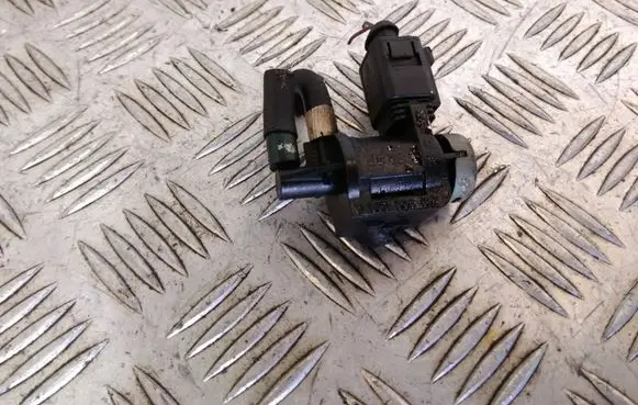 Audi Q7 4L Turbo solenoid valve 1K0906233A
