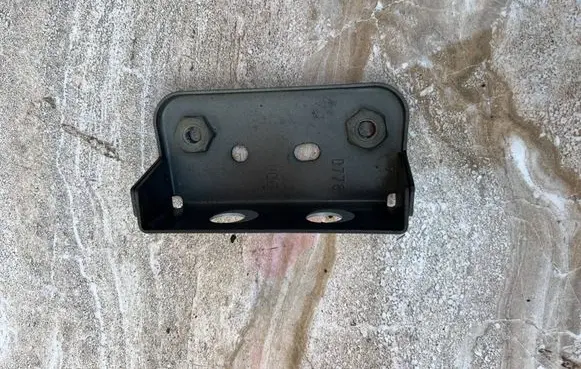 Maserati Levante Headlight/headlamp mounting bracket 670034251